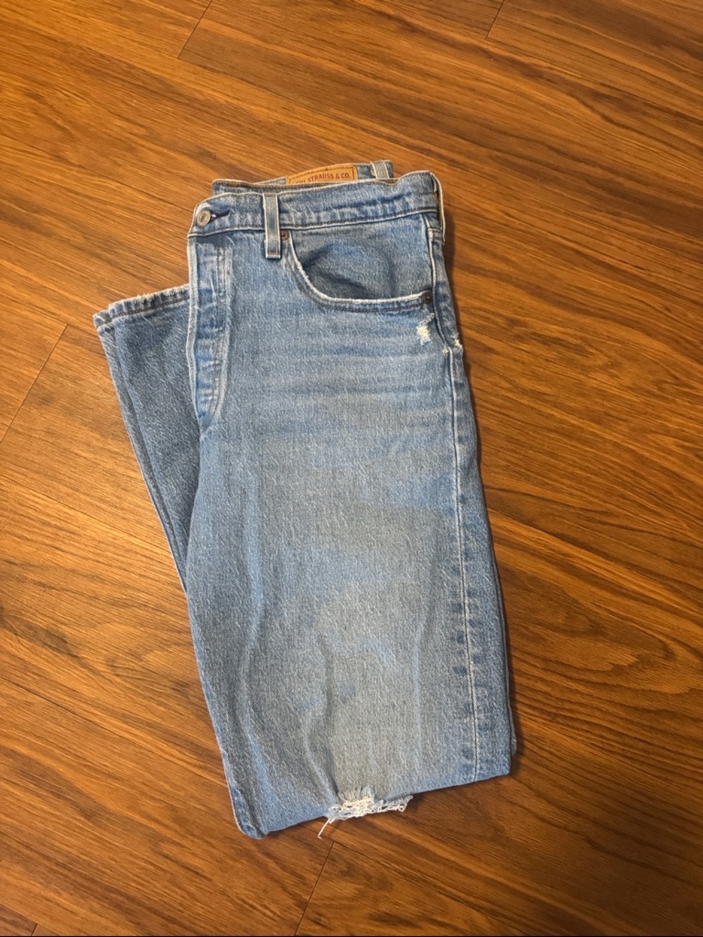 💙LEVI’S Light Wash Blue Denim Jeans